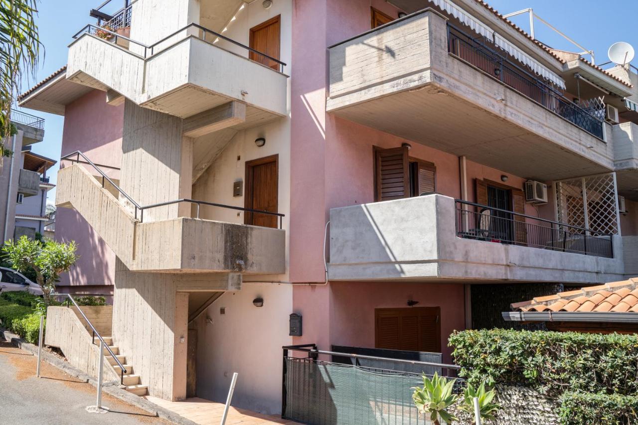 Elegant Apartment In Residence With Pool Acireale Zewnętrze zdjęcie